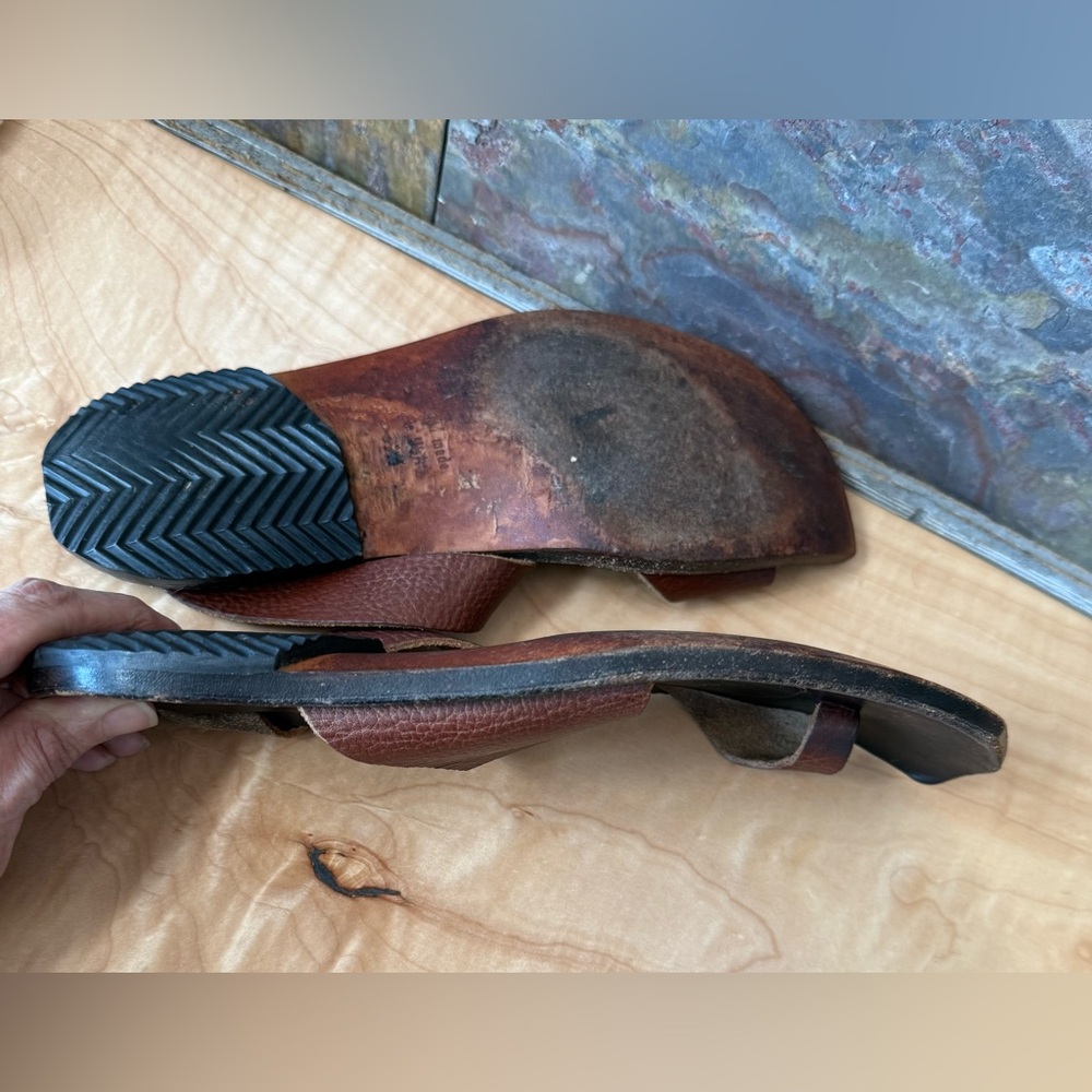 Cydwoq Hillary style sandal, brown pebbled leather, handmade in USA, 39.5 (9.5) - Picture 10 of 16